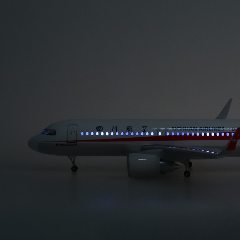 Modelo de avión de resina fund - Model Kit Ixchel reseña y precio